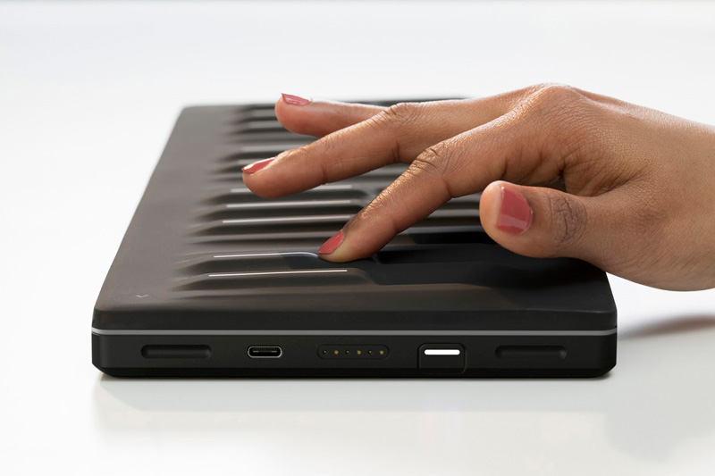 Photo ROLI Seabord Block surfing the Seaboard